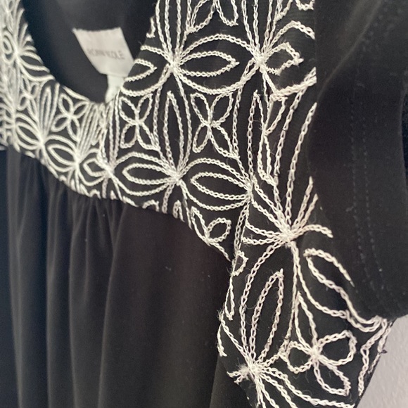 Simple summer Ronni Nicole beach dress - Picture 5 of 7